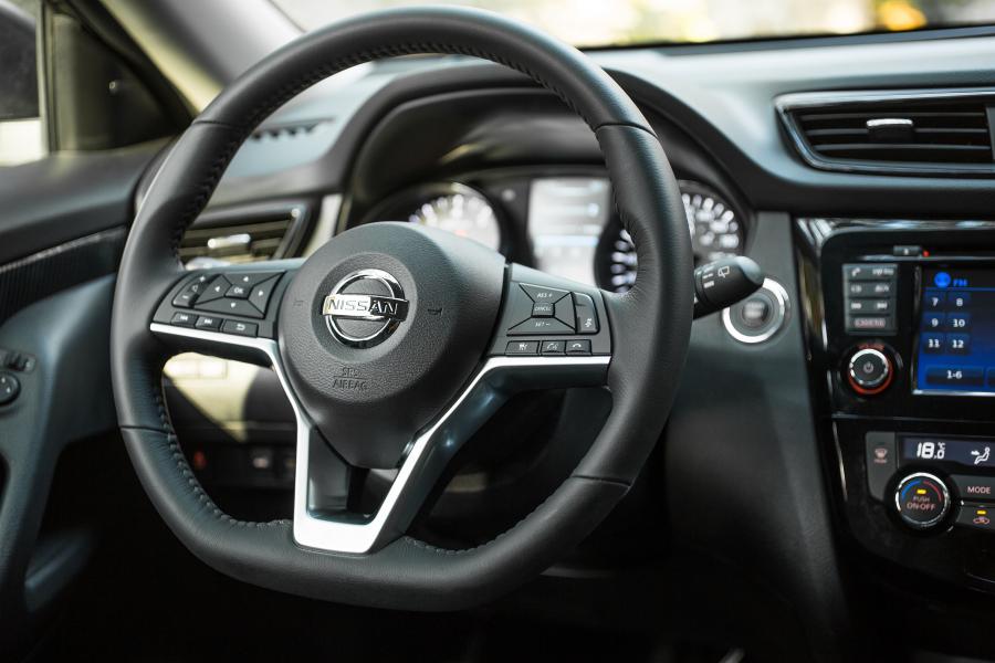 Панель приборов Nissan X-Trail 2017 года  (LA) (фото 17 из 37)